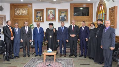 محافظ الإسماعيلية يزور كنائس المحافظة للتهنئة بعيد القيامة المجيد 