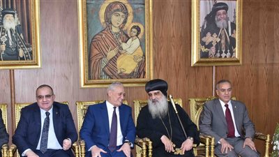 محافظ الأقصر يزور الكنائس للتهنئة بعيد القيامة المجيد