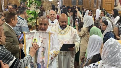 آلاف الأقباط يحتفلون بـ عيد القيامة المجيد في جميع الكنائس| بث مباشر