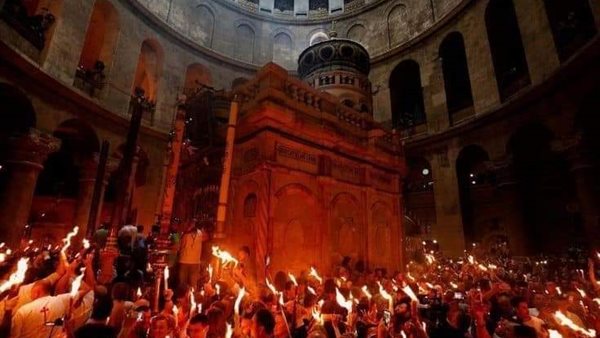  الأقباط يحتفلون