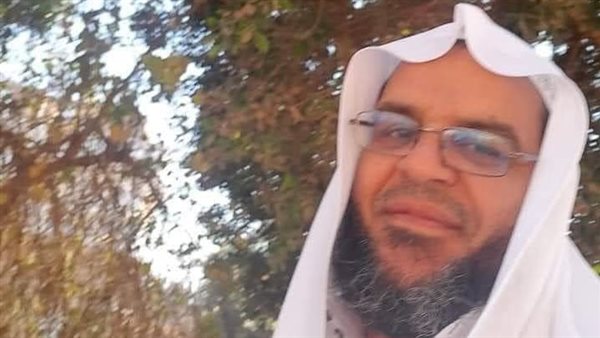 إمام المسجد الذي