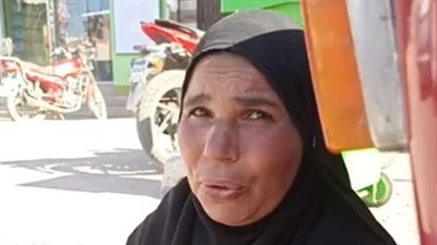 قصة كفاح بائعة كنافة ببني سويف: بقالي 17 سنة بشتغل عشان أربي عيالي بالحلال | بث مباشر