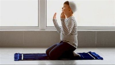 دعاء لأبي المتوفى في آخر رمضان.. اللهم ارحم من مات بالدنيا ولم يمت بقلوبنا