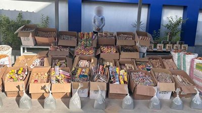 القبض على متهم بحوزته مليون وحدة ألعاب نارية بالفيوم