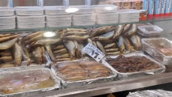 ضبط سلع غذائية غير