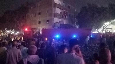 الدفع بـ8 سيارات إطفاء لمحاولة السيطرة على حريق محل ومخزن للأجهزة الكهربائية بالقليوبية | صور