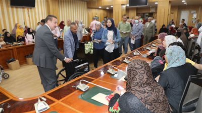 محافظ المنوفية يسلم مساعدات لـ150 حالة إنسانية بمناسبة عيد الفطر