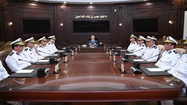 وزير الداخلية يعقد