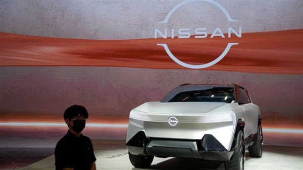 سيارة نيسان كهربائية