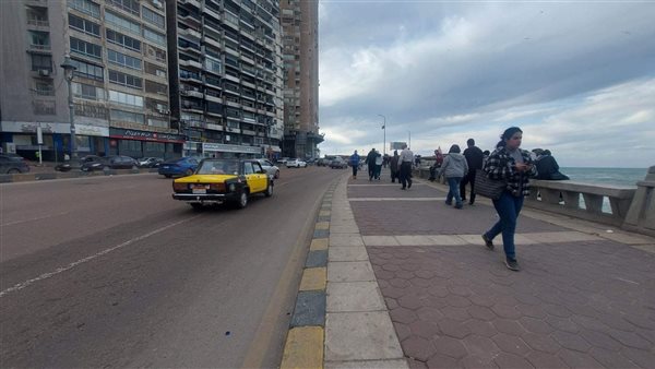 سقوط أمطار خفيفة