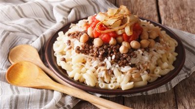 أشهر الأكلات المصرية في عيد الفطر.. بينها الكشري وسلطة الرنجة