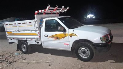 إصابة 20 عاملا في انقلاب سيارة ربع نقل بطريق العين السخنة