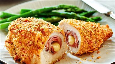 فطار اليوم.. طريقة عمل الكوردن بلو ومكرونة بالوايت صوص