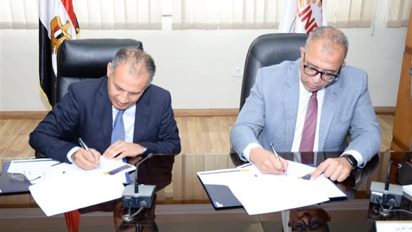 جانب من توقع البروتوكول