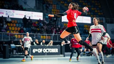 سيدات يد الأهلي يفوز على الزمالك ويتوج بكأس مصر | صور