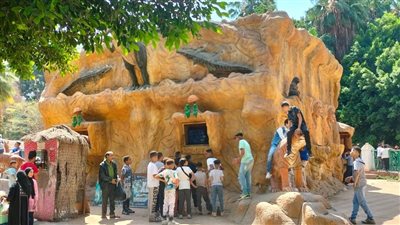 توافد المواطنين على حديقة الحيوان بالجيزة للاحتفال بأول أيام عيد الفطر | بث مباشر