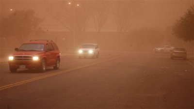 نصائح للقيادة أثناء العواصف الترابية