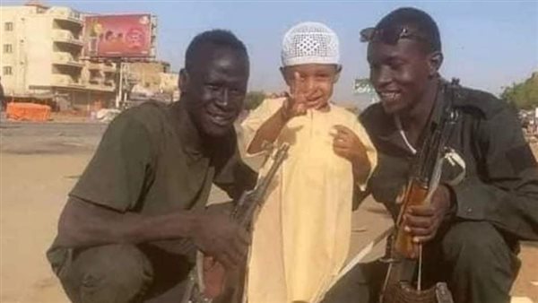 احتفال شعبي مع الجيش