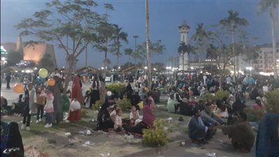 أهالي الأقصر يقبلون على الفسح المجانية على الكورنيش وساحة أبي الحجاج بثاني أيام العيد 