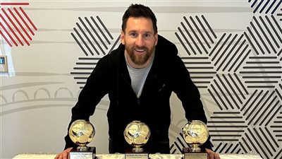ميسي يحتفل بحصد 3 جوائز من الاتحاد الدولي للتاريخ والإحصاء