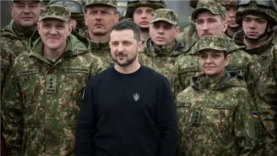 بسبب وصفها الرئيس الأوكراني بالوسيم.. روسيا تغرم سيدة مسنة 40 ألف روبل