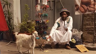 يسافر من أسوان للجيزة بصحبة رشيدة لبيع المشغولات اليدوية.. بكار الزمالك: طردوني من مصدر رزقي