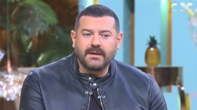 زعلان على مجهودي في مسلسل الملك وأول أجر ليا كان 10 دولار في الساعة.. أبرز تصريحات عمرو يوسف