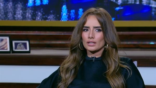 الفنانة زينة