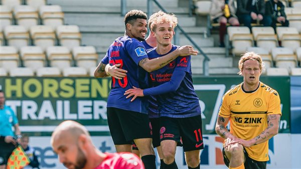 جانب من مباراة ميتلاند