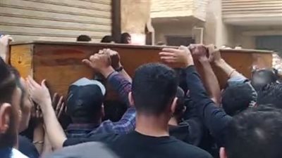 بالدموع والحزن.. تشييع جنازة شاب تخلص من حياته أسفل عجلات مترو عين شمس | بث مباشر