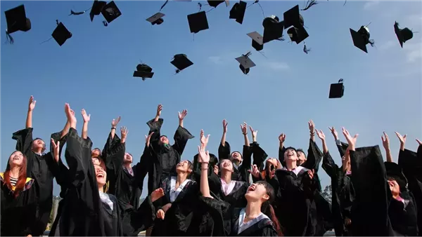 منح دراسية - تعبيرية