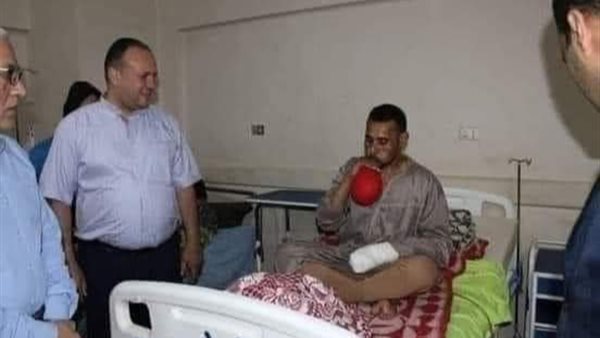 مريض ينفخ بالونة