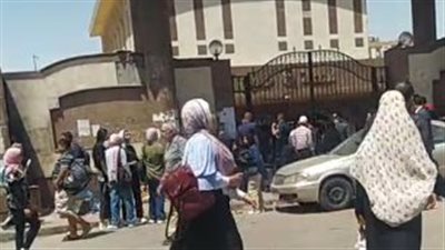 بعد تعطيل حركة المترو.. تكدس وزحام بين ركاب قطارات الخط الأول| بث مباشر 