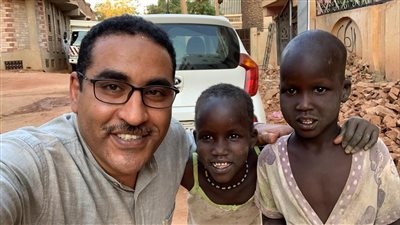 خبير بالسياحة العلاجية.. حكاية طبيب مصري رفض العودة من السودان