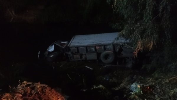 انقلاب سيارة داخل