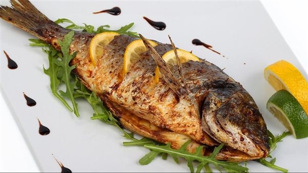 طريقة قلي السمك مثل