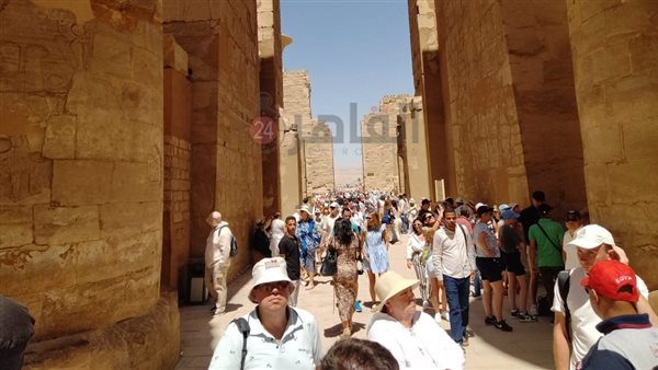 إقبال كبير من السائحين