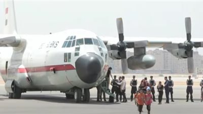وصول مجموعة جديدة من المصريين القادمين من السودان بعد نجاح السلطات المصرية في إجلائهم