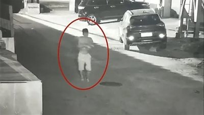 بعين الرأفة وروح القانون.. المحكمة تخفف عقوبة أب ألقى رضيعه بالشارع وتمنحه الفرصة مجددًا