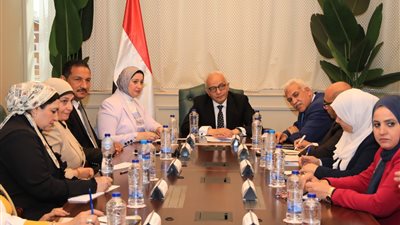 وزير التعليم يوجه بإعداد عرض مسرحي وطني لطلاب المدارس