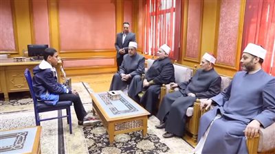  يتميز بقوة الحفظ والثبات.. طفل أزهري يبهر لجنة قرآنية خلال الاختبار