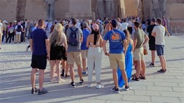 معبد الأقصر يستقبل