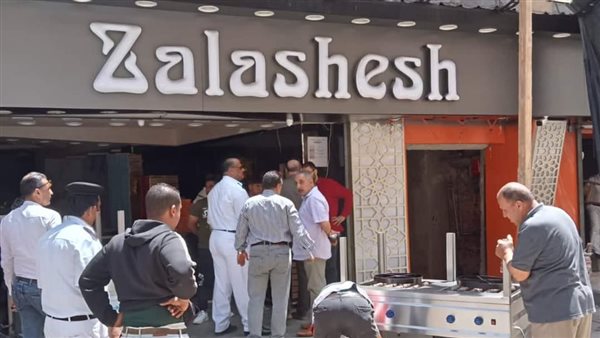 غلق وتشميع محل حلويات