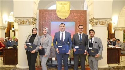 جامعة الإسكندرية تُكرم فريق كلية الحقوق الفائز بالمرتبة الثانية في مسابقة المحكمة الصورية العربية بالكويت