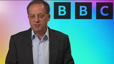 وساطة وتضارب مصالح.. تفاصيل استقالة رئيس بي بي سي لعلاقته بـ بوريس جونسون