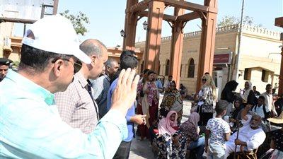 محافظ أسوان: توفير كافة الإمكانيات وأوجه الدعم للوافدين المصريين والأشقاء السودانيين