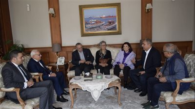 محافظ بورسعيد يناقش مقترحات تنفيذ مشروعات للحفاظ على مقدرات مدينة بورسعيد التراثية