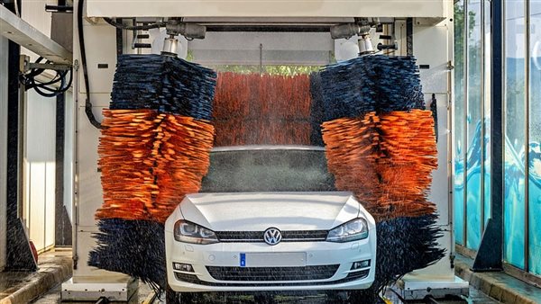 غسيل السيارات الأوتوماتيكي