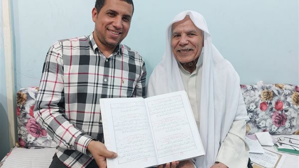 عم رشدي مع مراسل