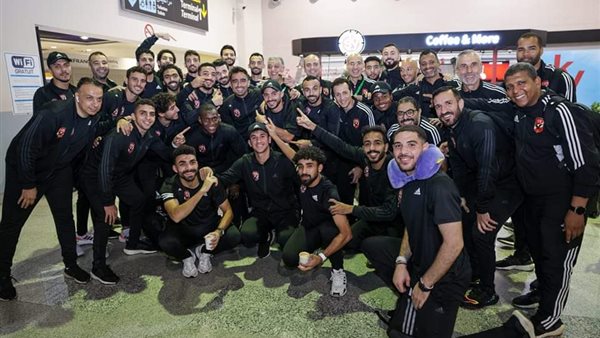 لاعبو الأهلي في صورة